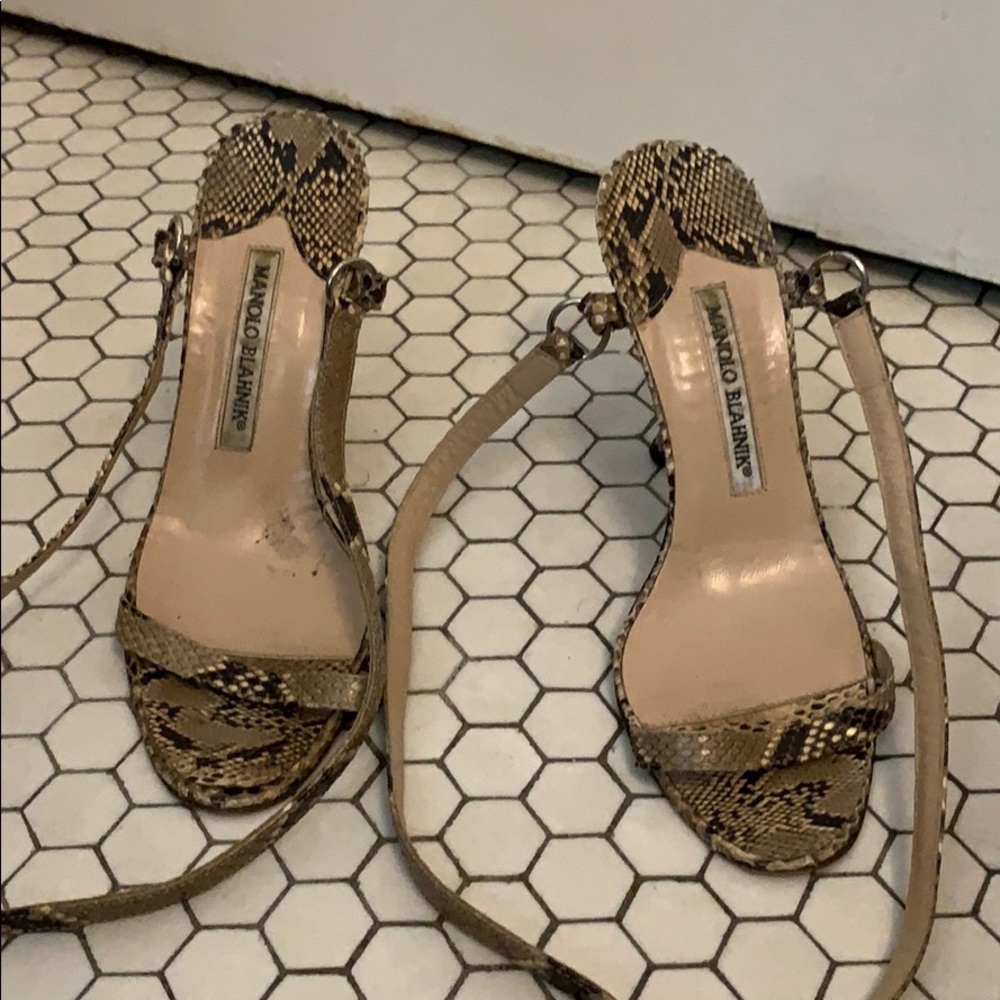 Manolo Blahnik ankle strap 4 inch heal
